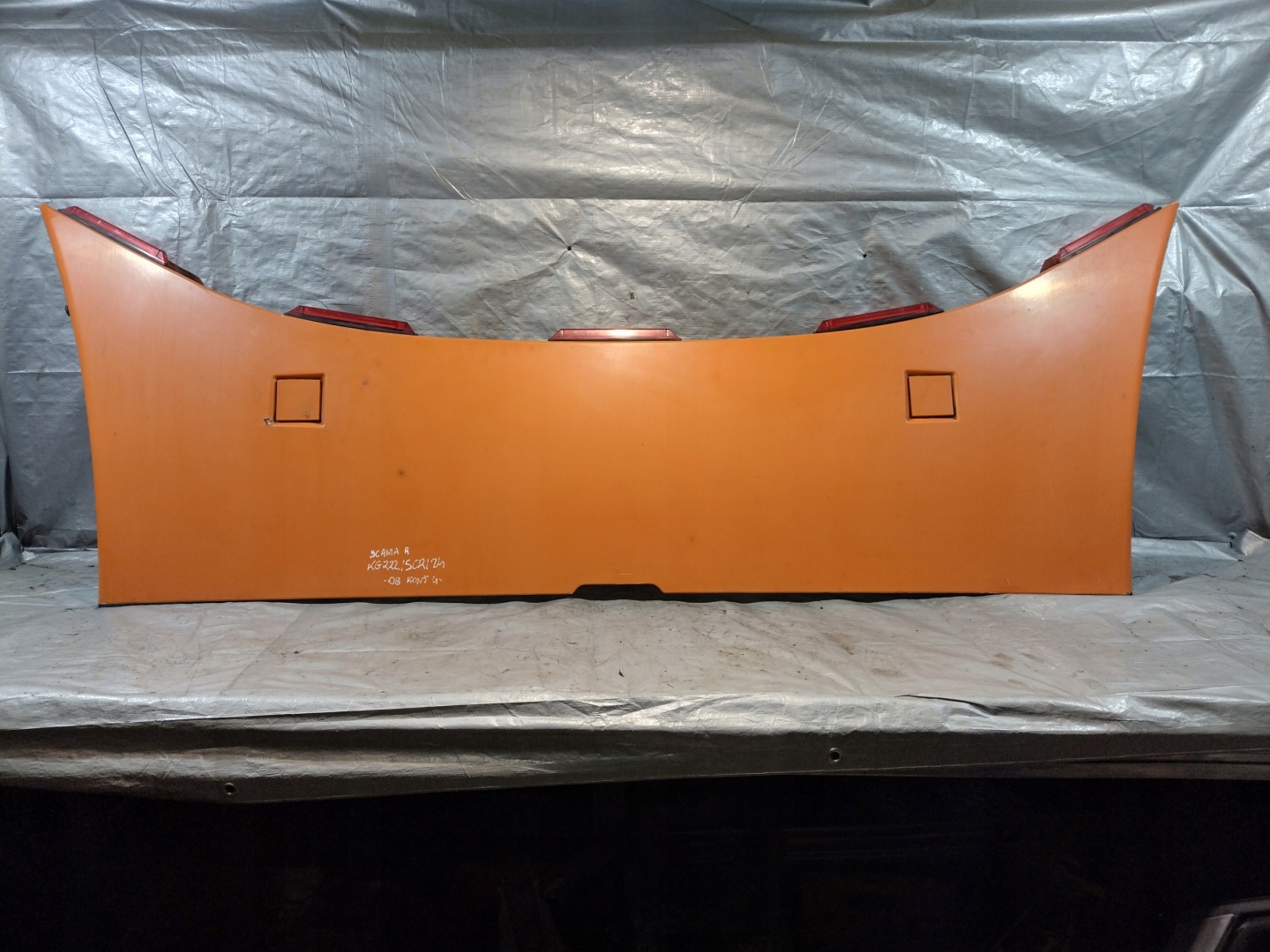 Spoiler Frontverkleidung mitte oben Scania R 1480482