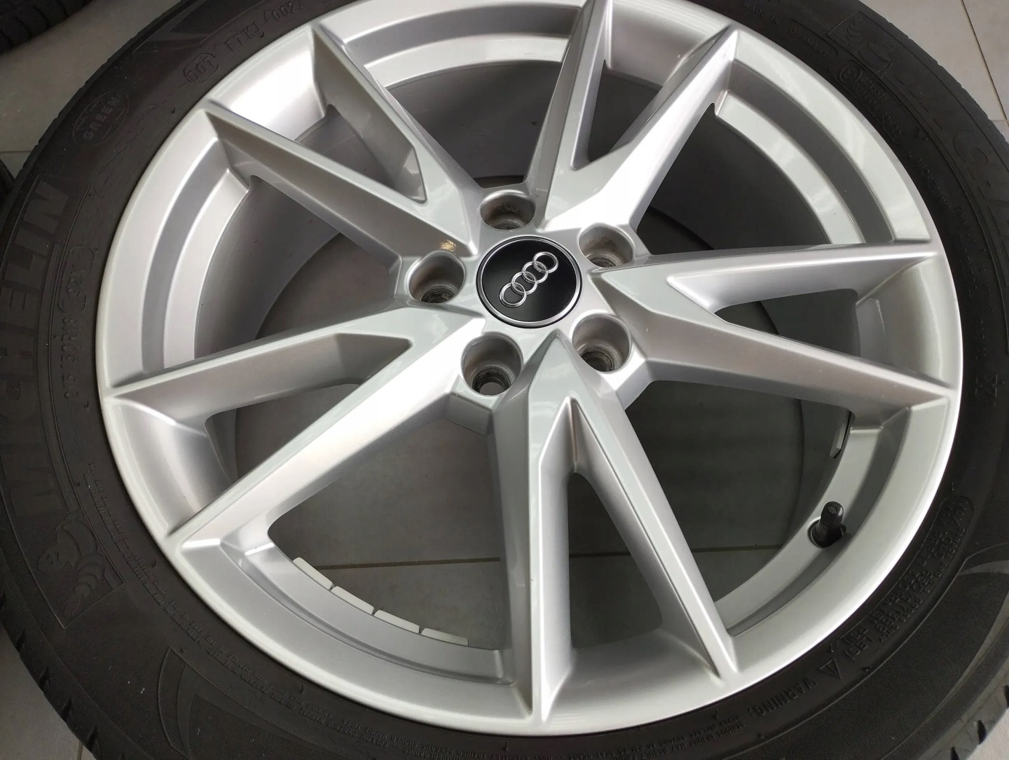 Audi Q2 wheels disc 18 81A601025F 7J ET45