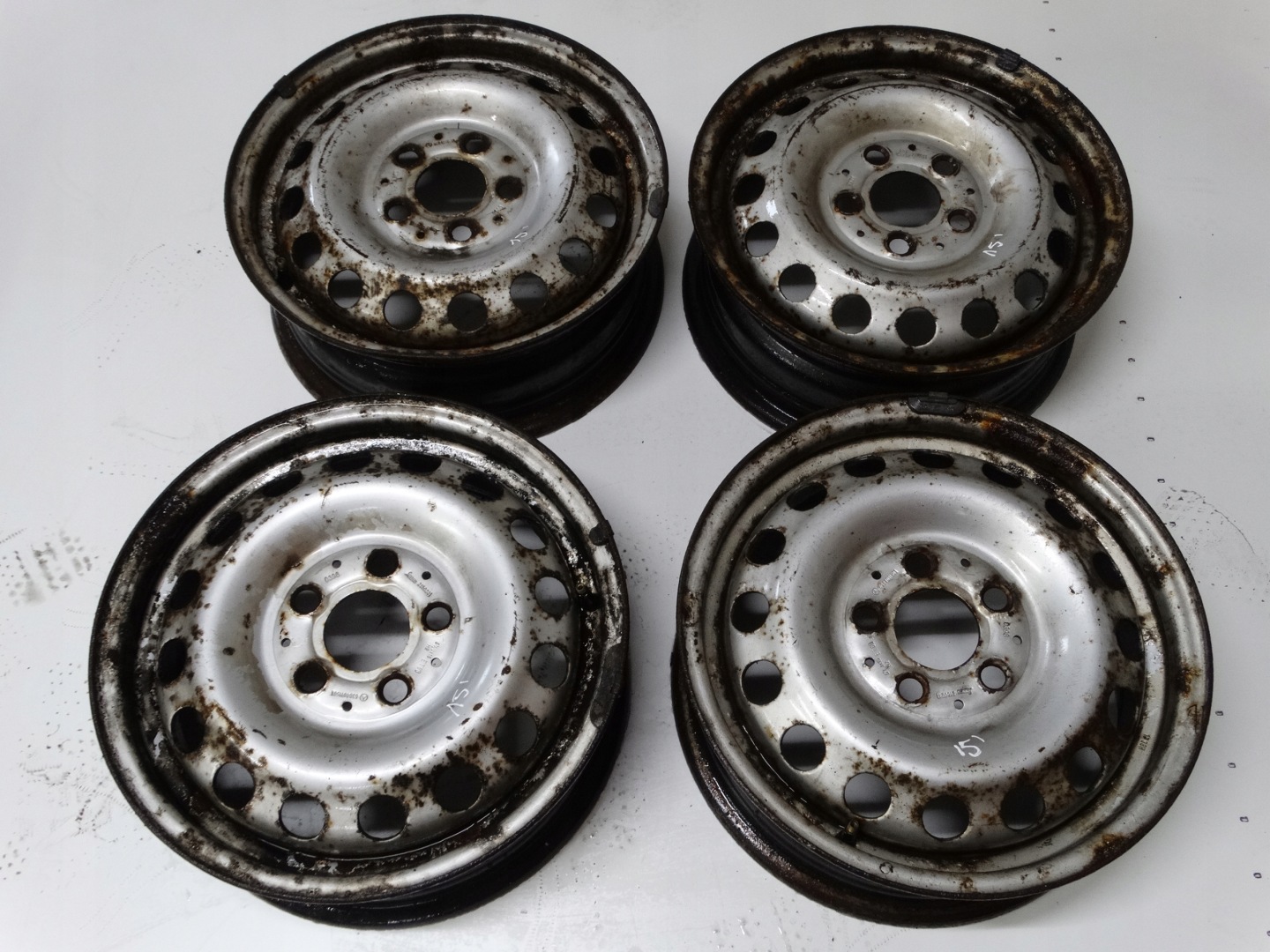 KOMPLET disk MERCEDES 5,5JX15H2 ET60 6384011501