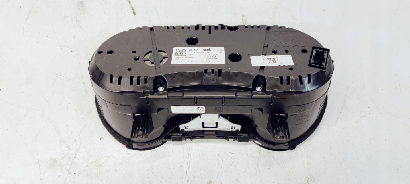 dials dials AUDI A3 8V 2.0 TDI 8V0920960L