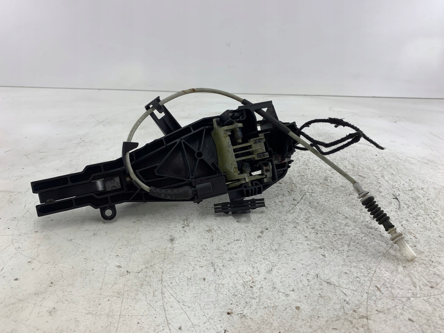 BMW E91 E90 handle exterior right front SREBRNA