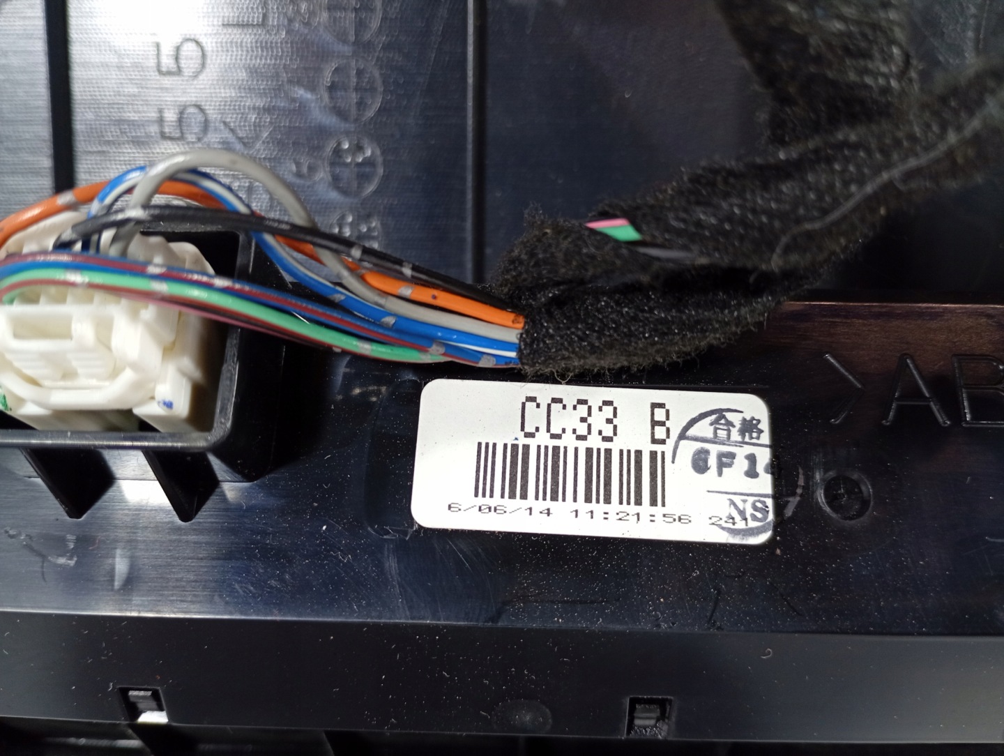 Mazda 5 V 05-10 display Z RÁM obal OE CC33B