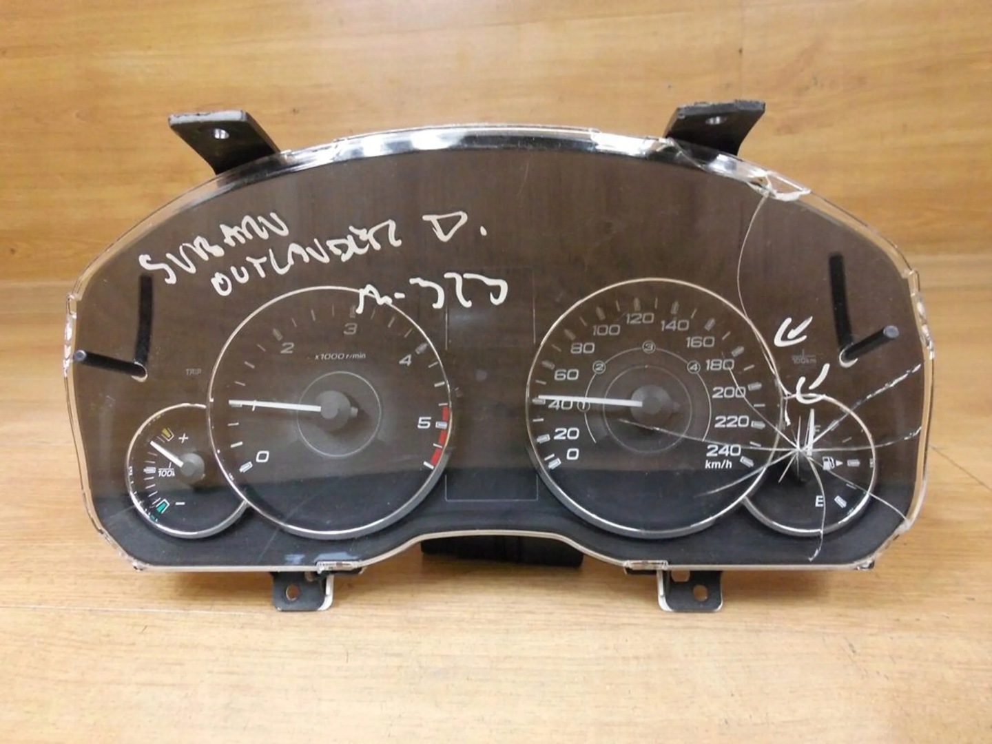 Subaru Legacy 2012 2.0 DIESEL dials 85004AJ29