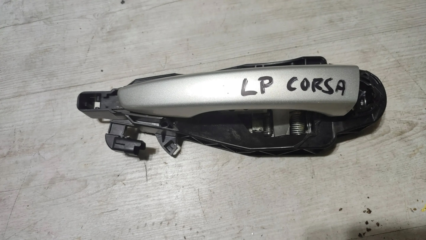 Opel Corsa F 1.2 22r. front side left handle exterior
