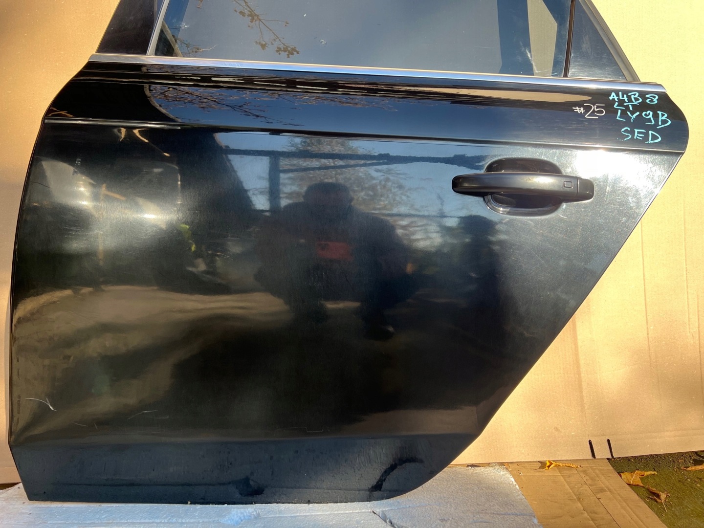 AUDI A4 B8 Sedan Tür links heck links hinten LY9B