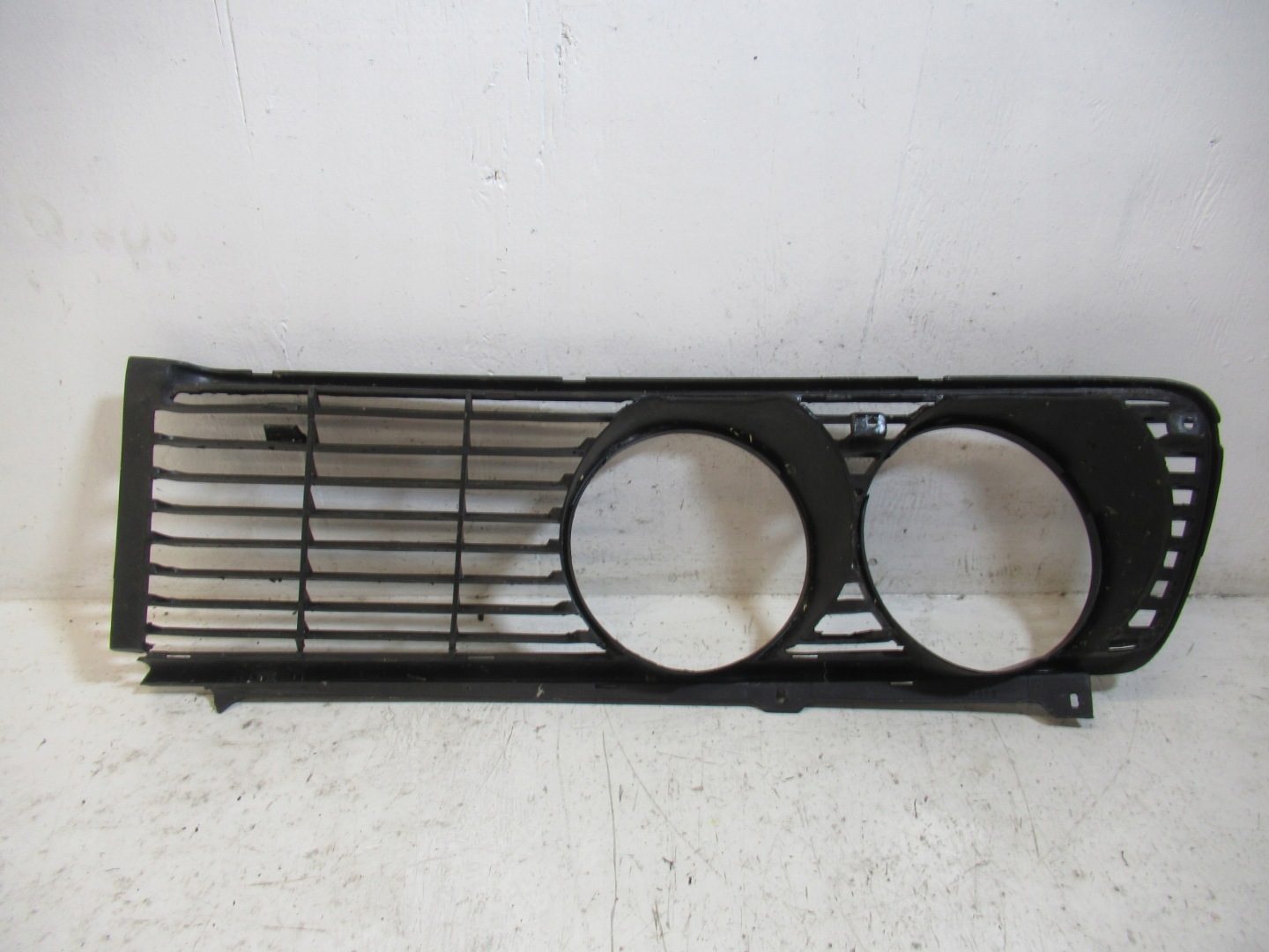 grille grid grill left BMW E12 520 1817569