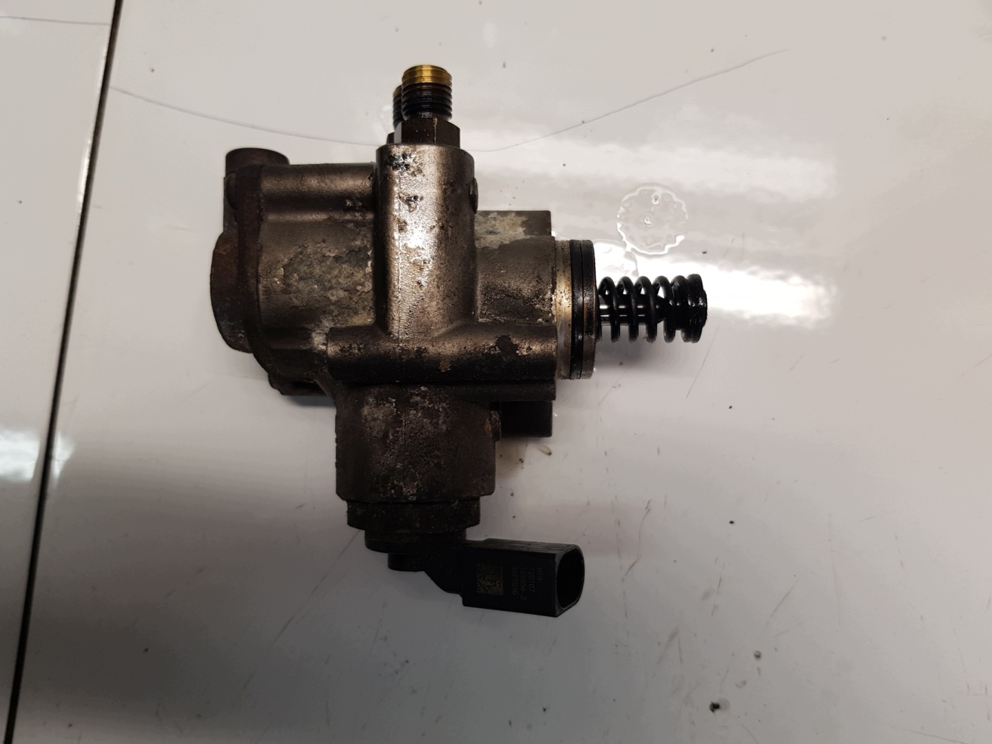 AUDI A4 B7 A6 C6 3.2 FSI pompe d'injection carburant 06E127025G