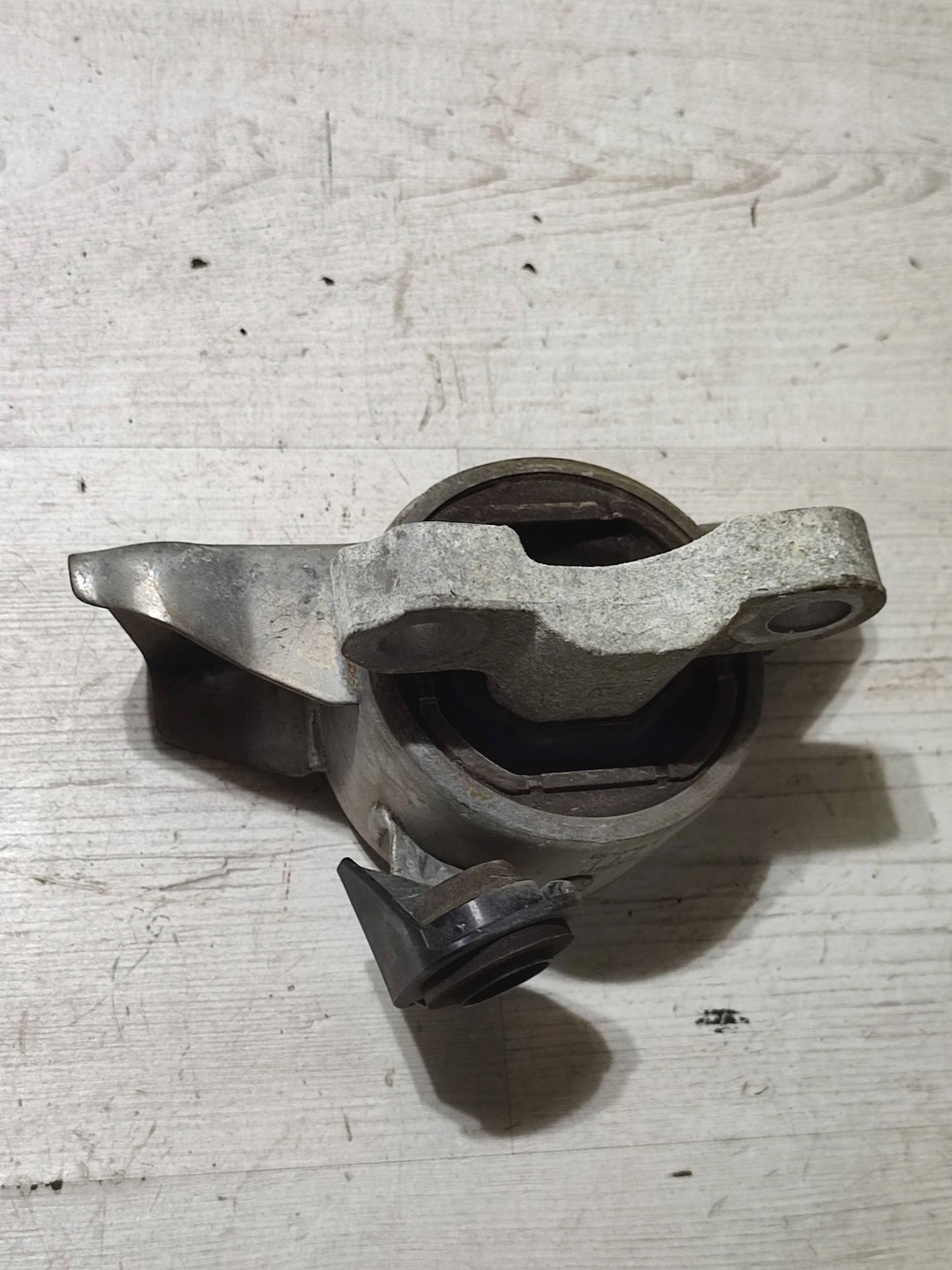 Opel Corsa E 2018 Console / Support plaque Moteur