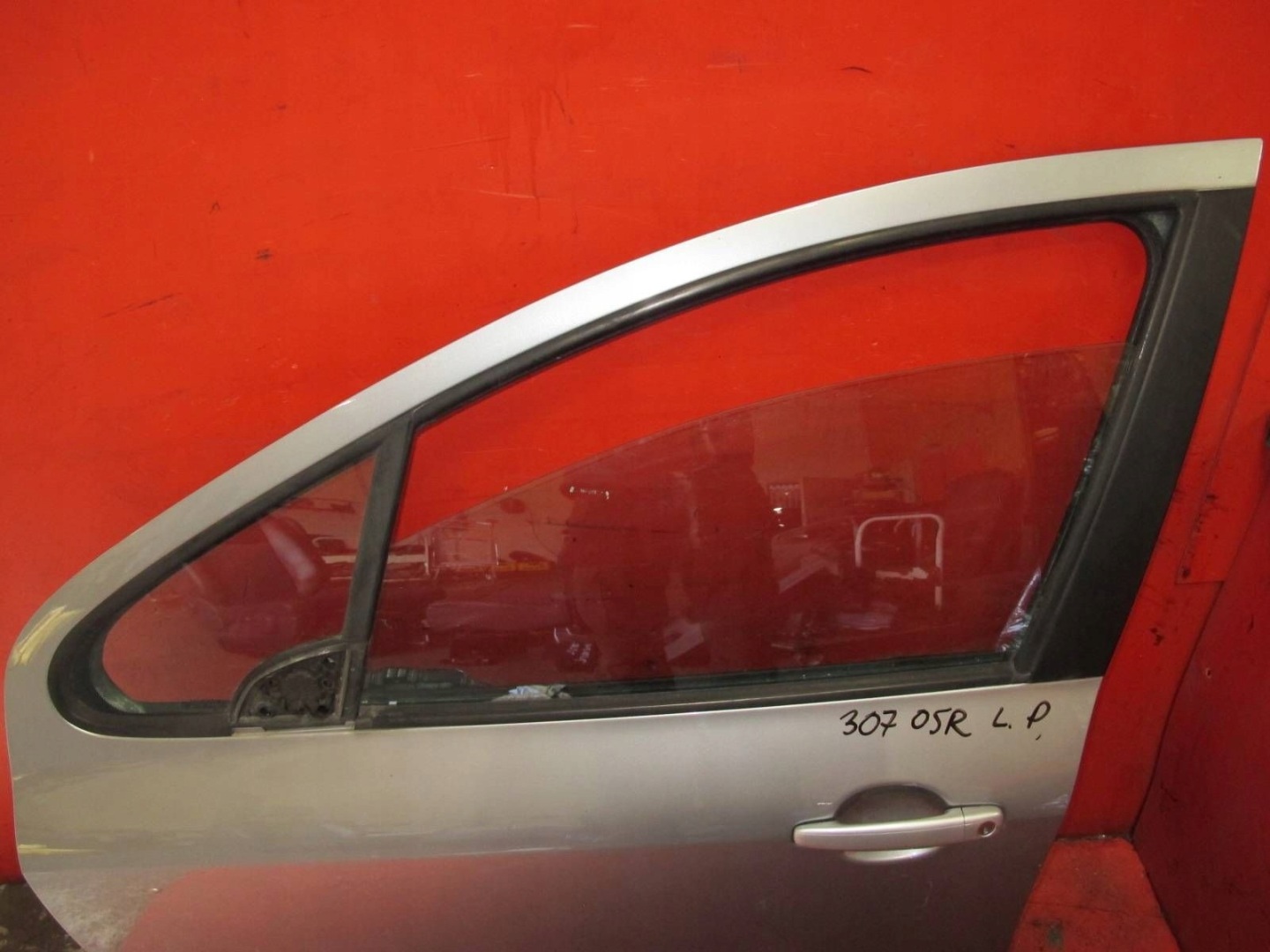 PEUGEOT 307 01- door left front front silver EZAC