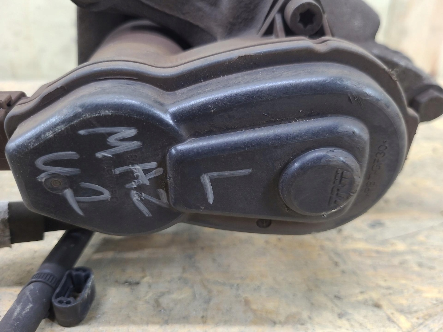caliper brake rear part left side Audi A4 B8 2011