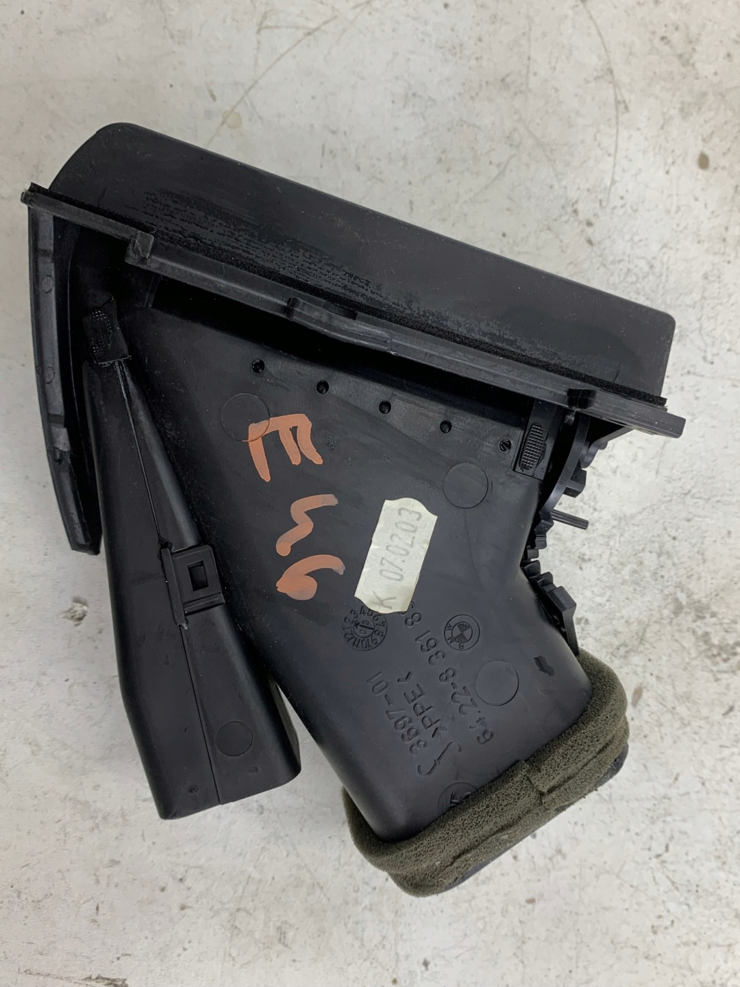 BMW E46 grid air conditioning devices left 8361897