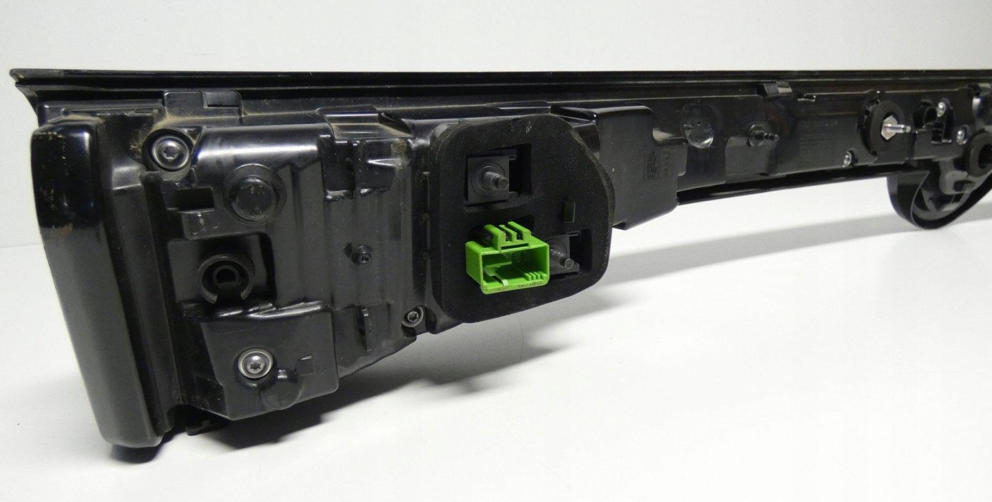 VW TAYRON II 2 57L945307A 2024- cap light rear LED