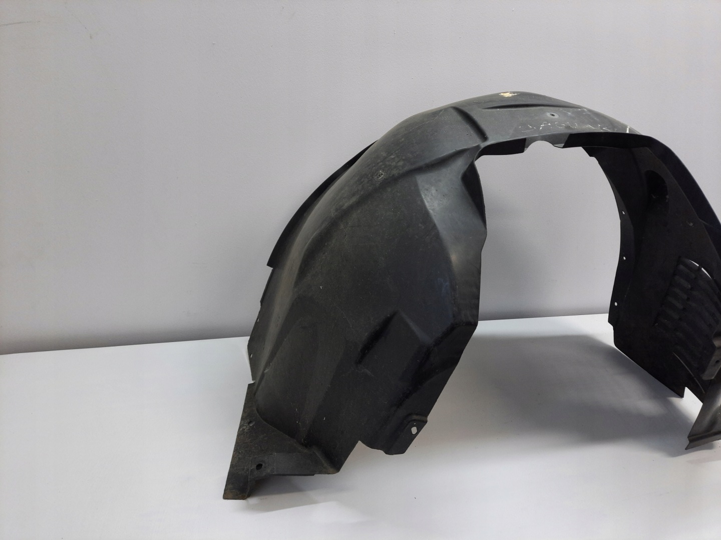 JAGUAR XF X250 07-11 mudguard left front original