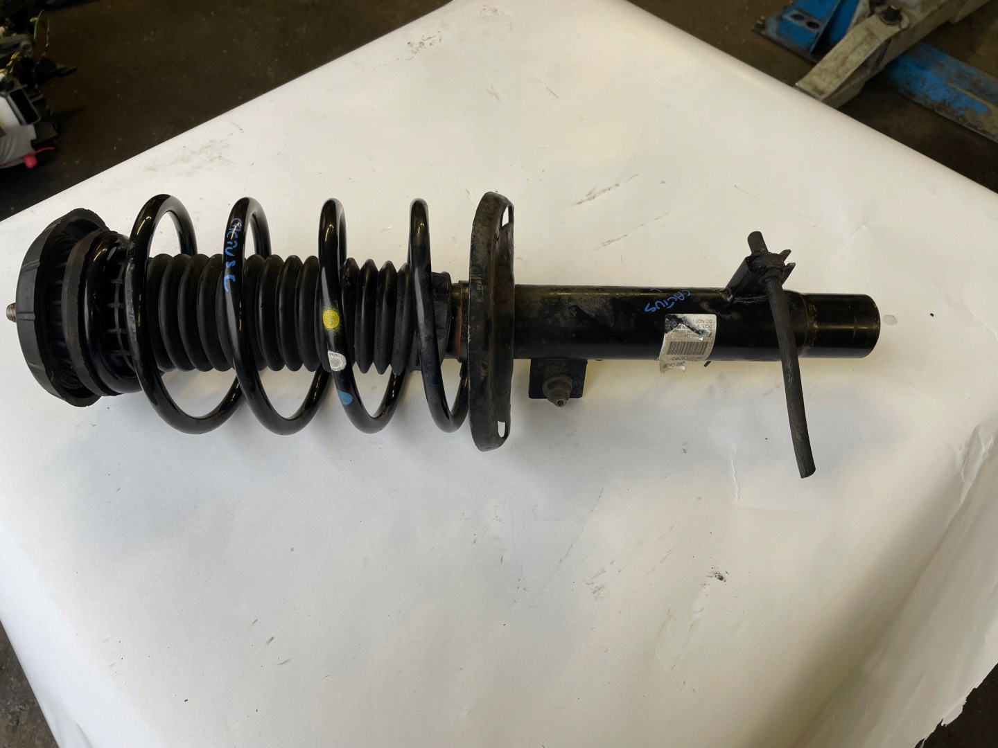 CITROEN C4 CACTUS 1.2 VTI shock absorber left front 9810705080