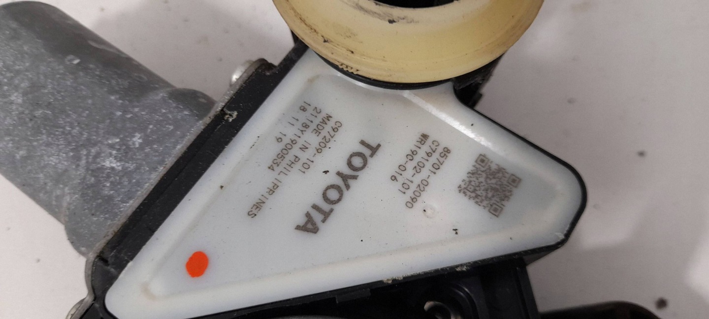Toyota Corolla E21 window regulator door front left 6982002741 (SK157)