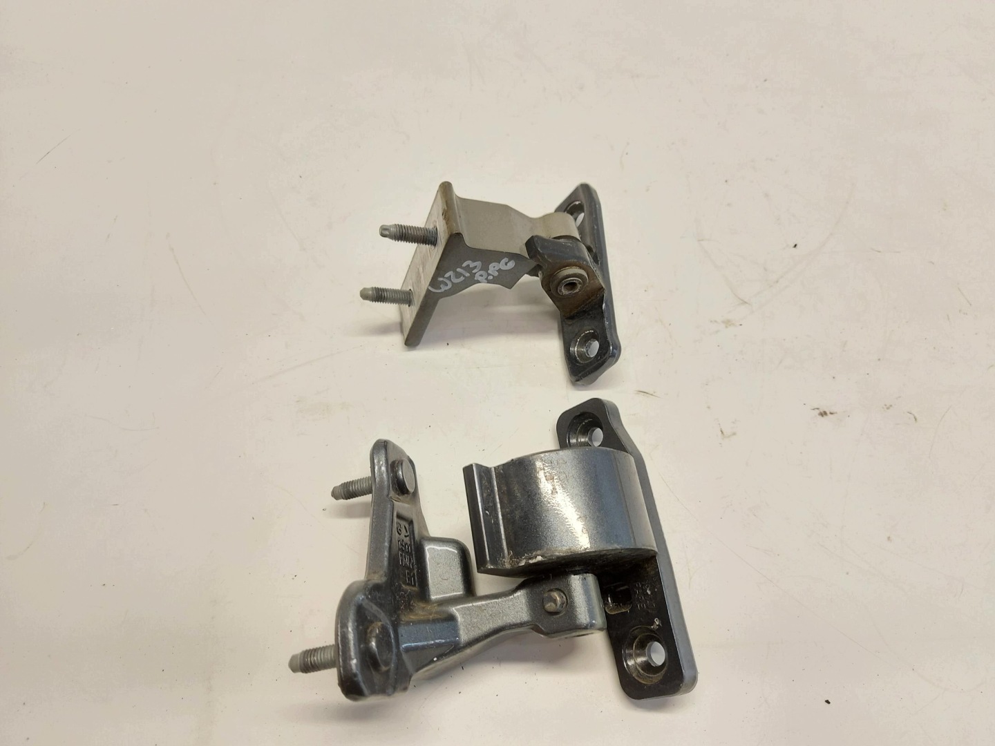 MERCEDES W213 E300de Kombi hinge door front right gora dol komplet