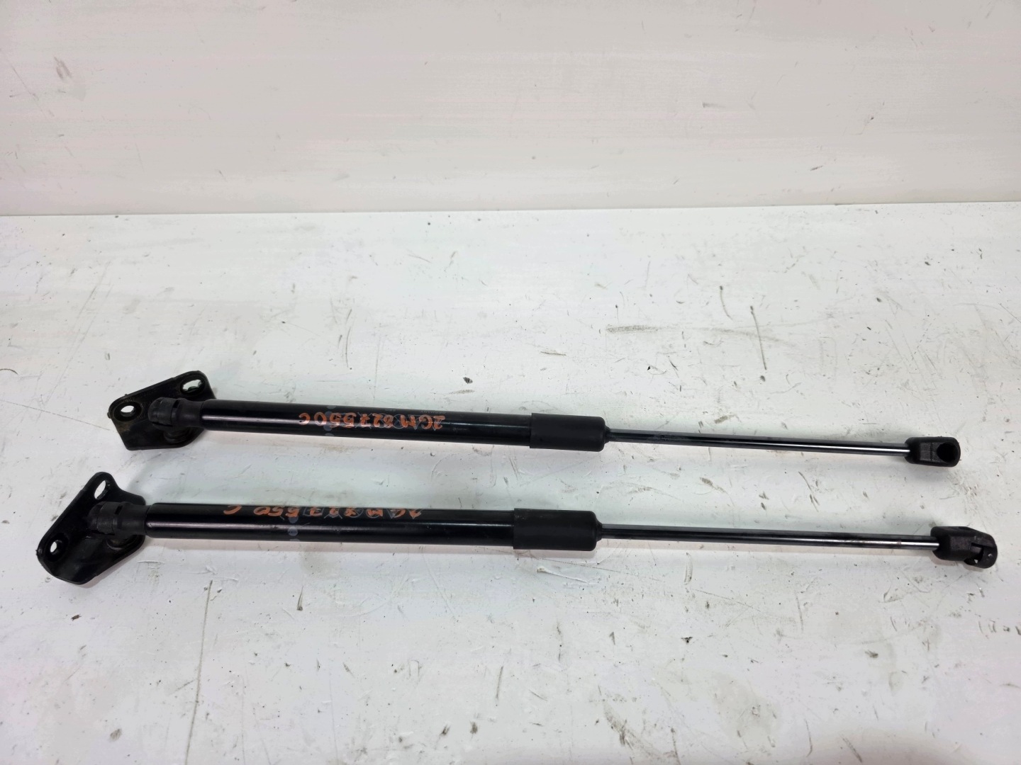 SILOWNIKI TELESKOPY bonnet boot T-CROSS 2GM 2GM827550C