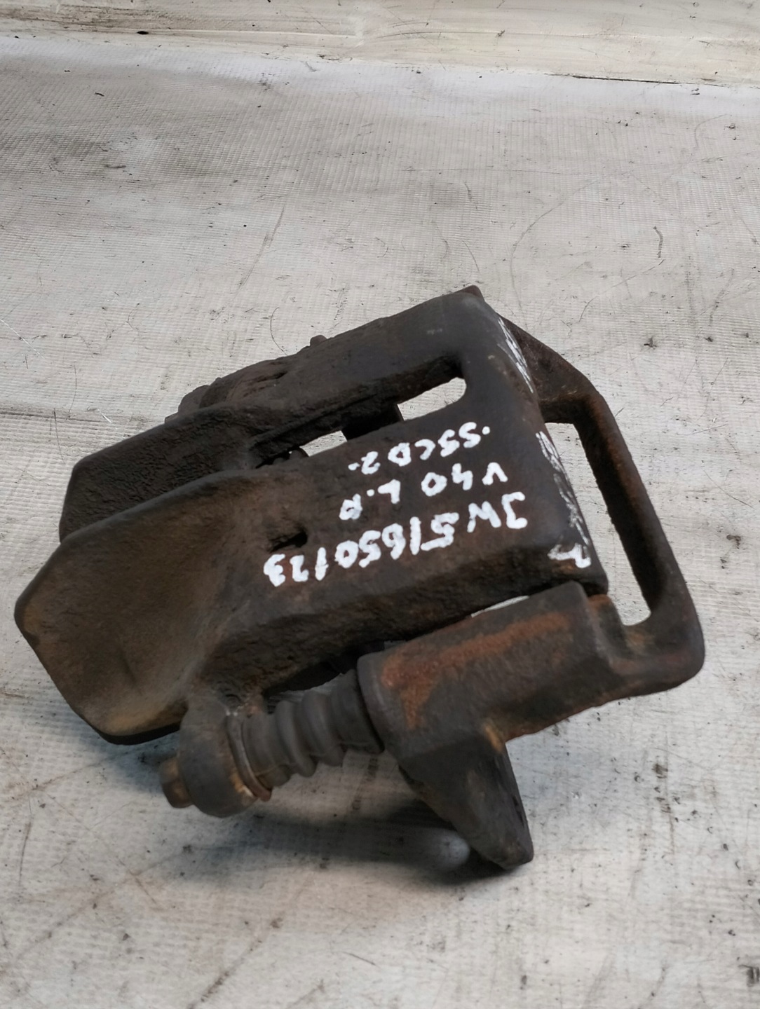 VOLVO V40 1999r caliper brake left front