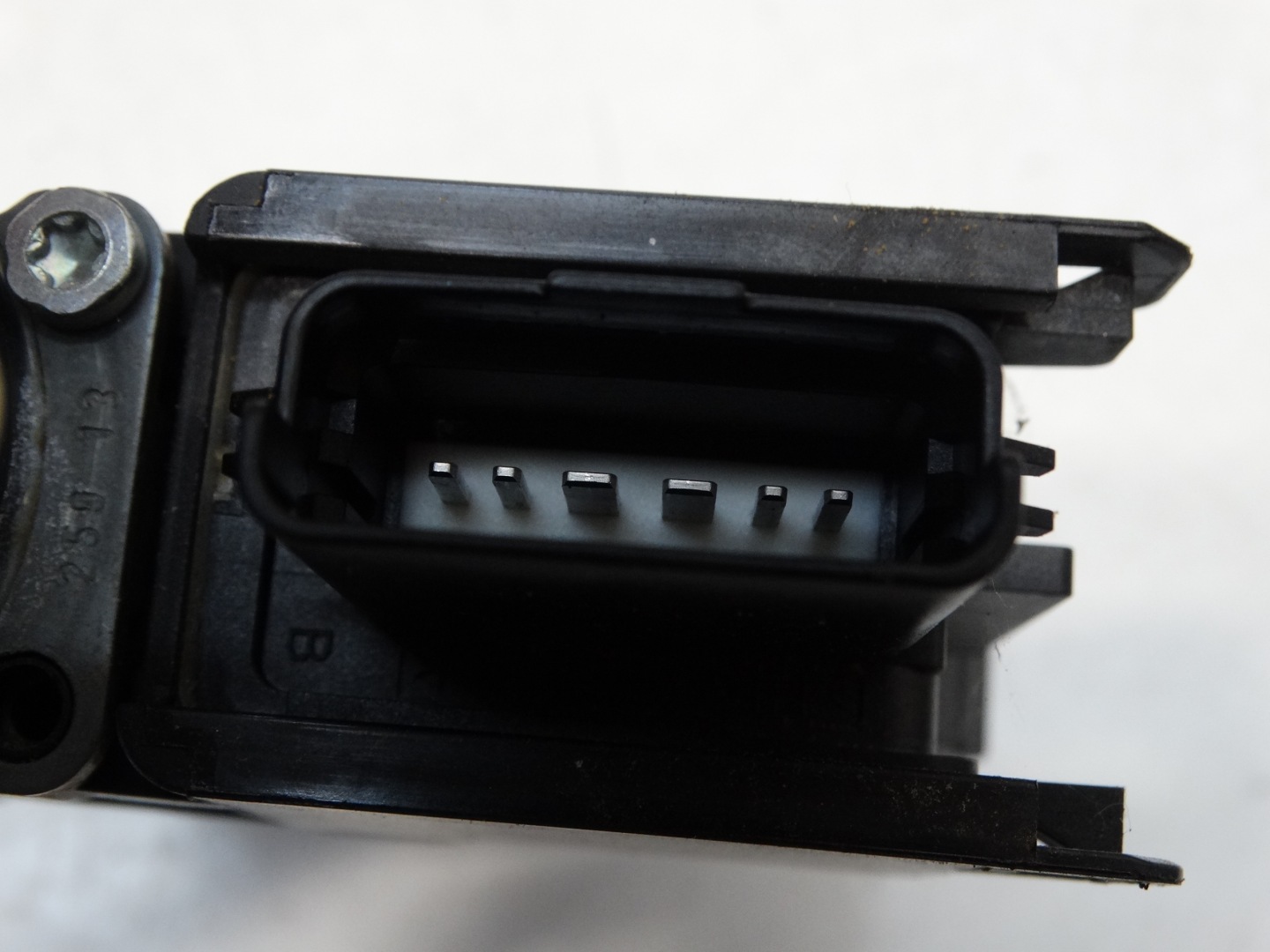 mini motor windows left front KIA VENGA 09-19R. 82450-1P010