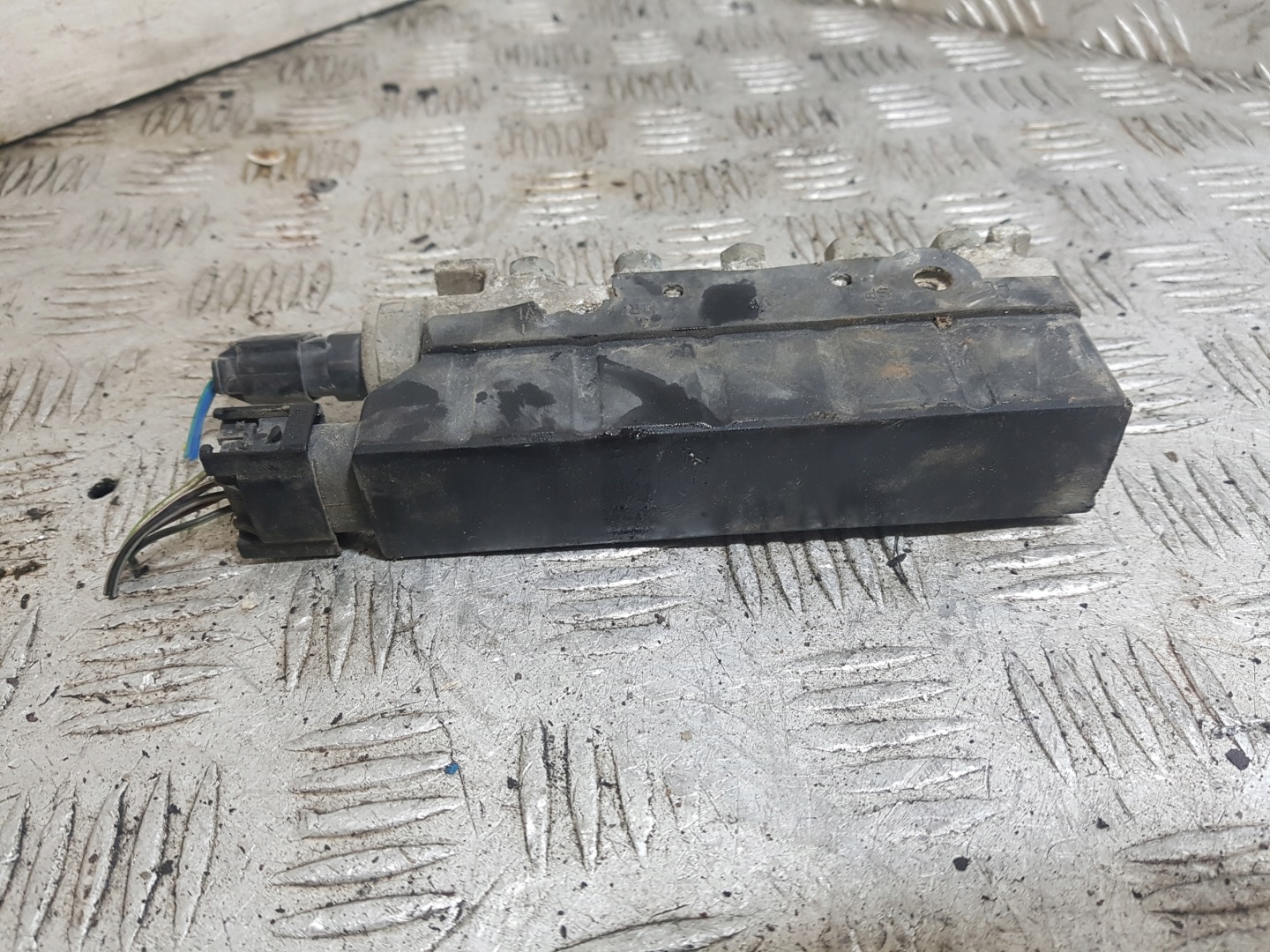 distributor AIRMATIC MERCEDES-BENZ s-class W220 A2203200258