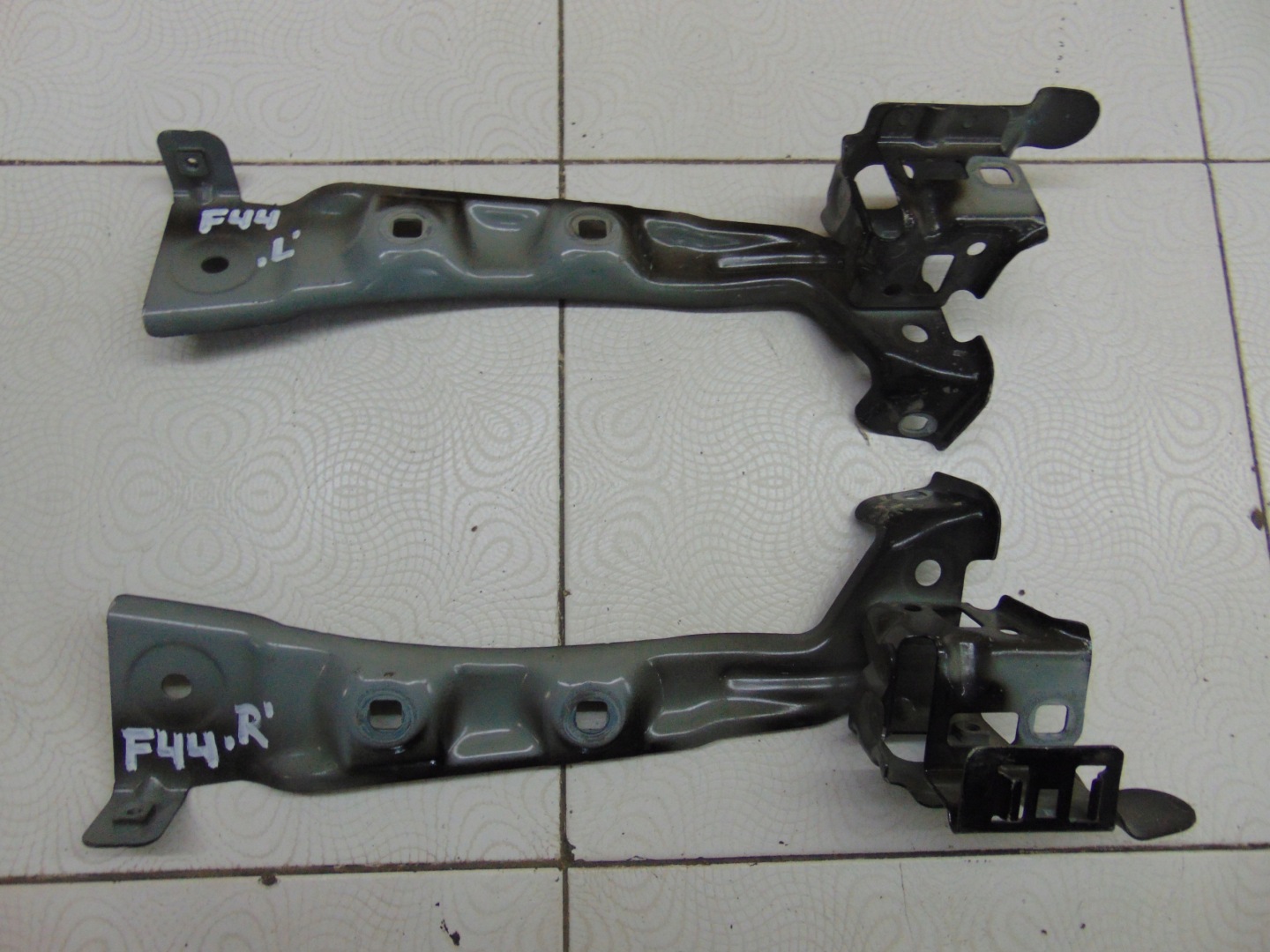 POIGNÉE CONSOLE SUPPORT PLAQUE BMW 2 F44 7450378
