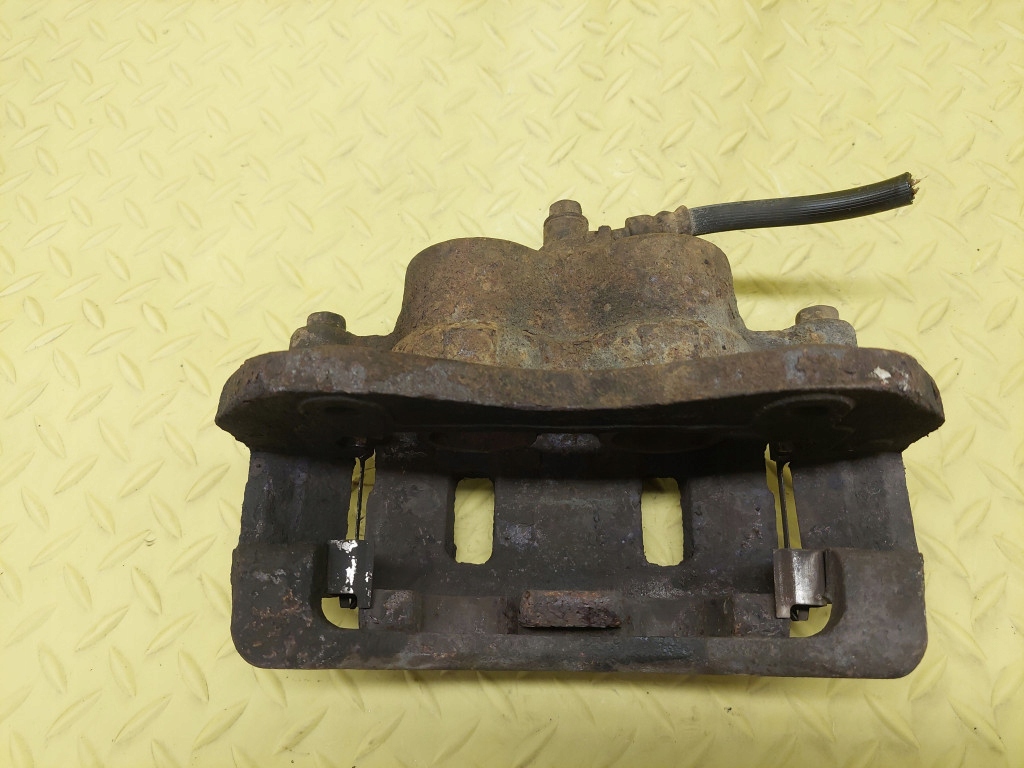 HYUNDAI SANTA FE and 2.0 D caliper right front