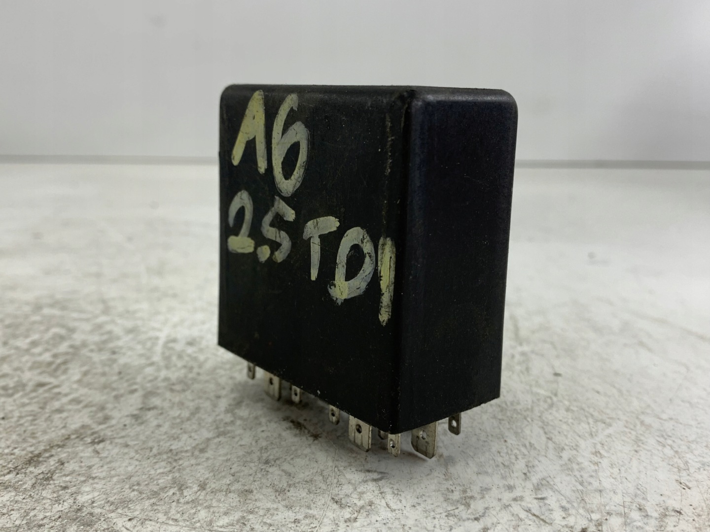 AUDI A6 C5 Relais Lumières 4B0919471A 387