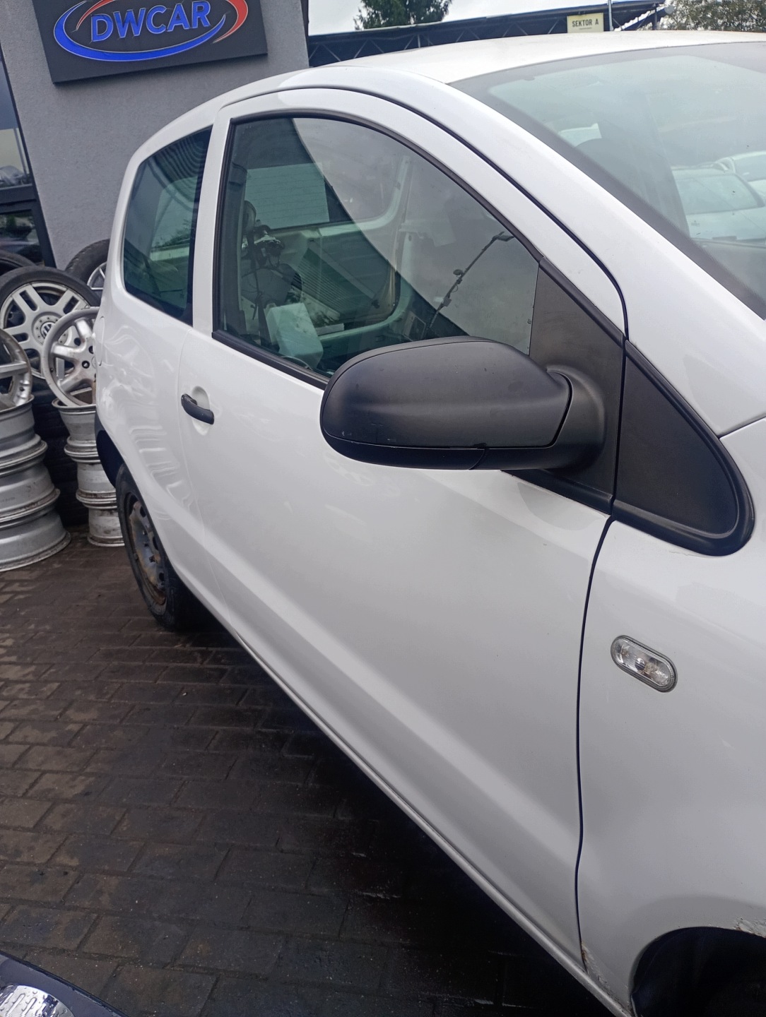door right front front VW Fox 05-11 kod lakieru LB9A