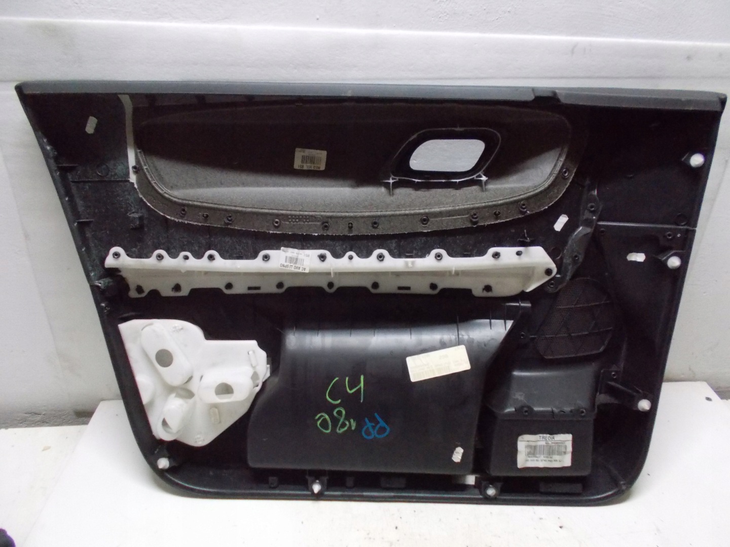 CITROEN C4 1.6 B 08R side upholstery right front 5D