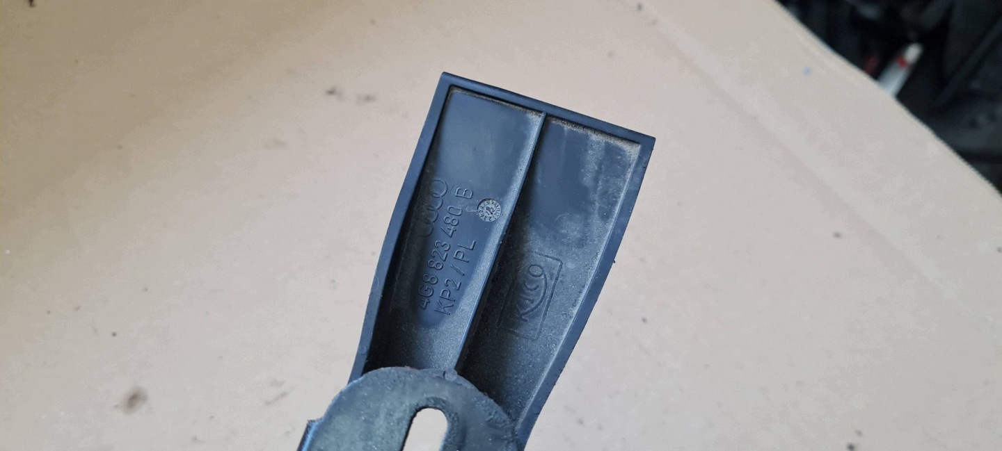 A7 4G S7 RYGIEL lock ZATRZASK bonnets front 4G8823480B