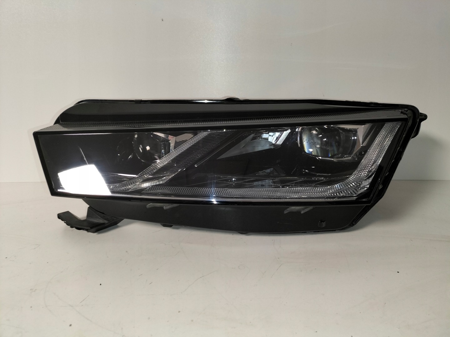 light front reflektor left SKODA OCTAVIA 4 IV 19- FULL LED