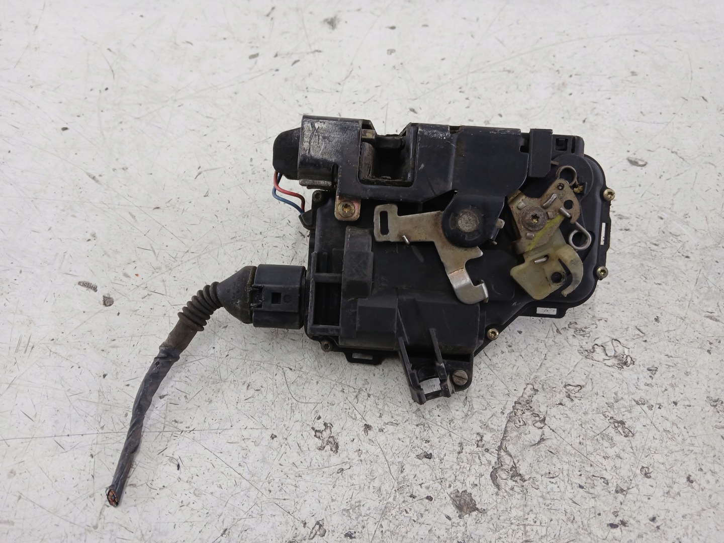 VW PASSAT B5 lock door left front