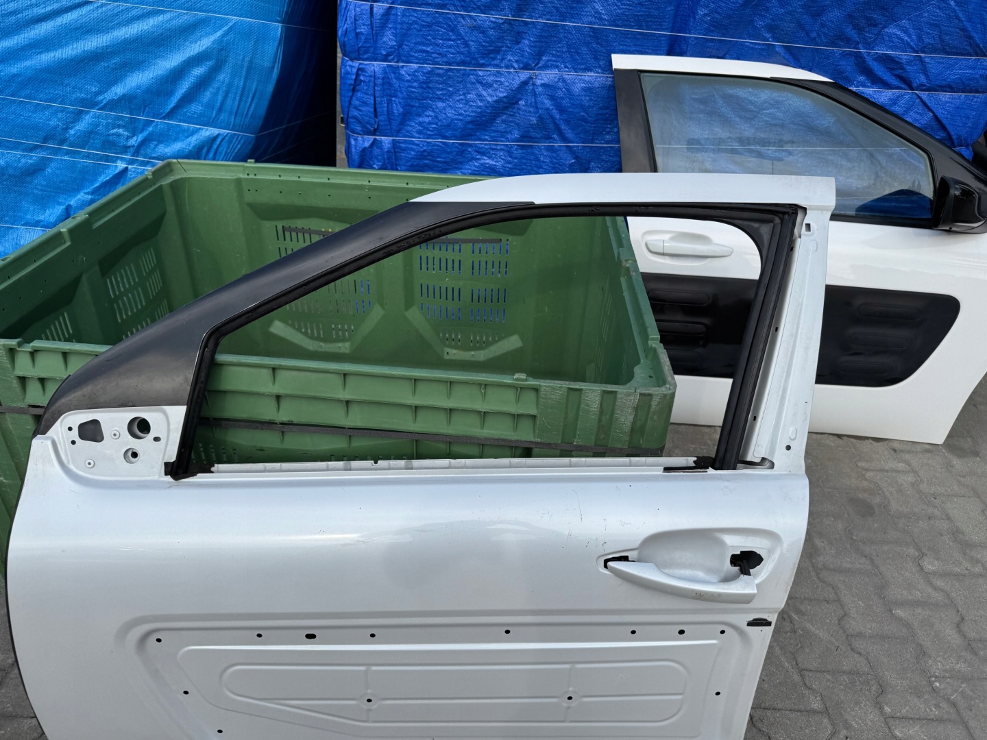 dveře levé přední levý předek CITROEN C4 CACTUS 14-20
