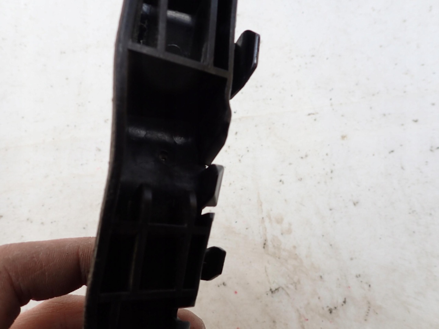 KIA VENGA 09-19 holder support right front front