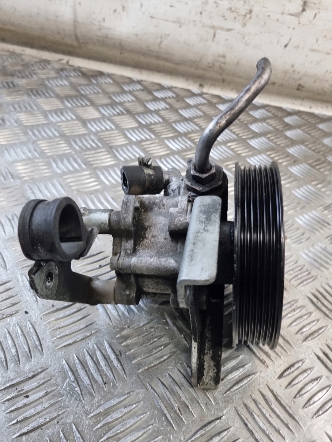 pompe direction assistée BMW E39 520I