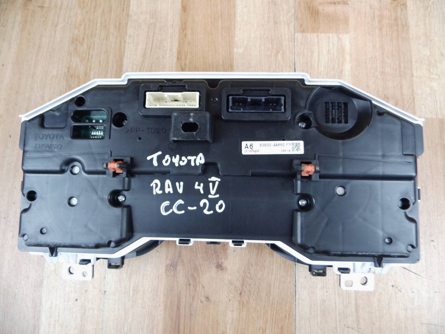 Toyota RAV4 V dials 83800-4A660 838004A660