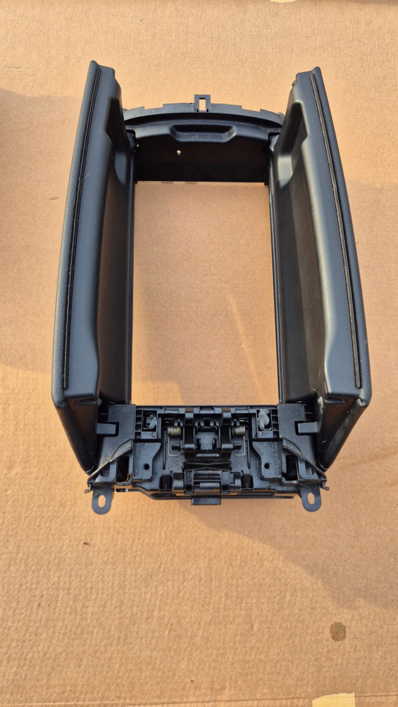 armrest front front black leather AMG MERCEDES W205 AUTOMAT very good condition!!