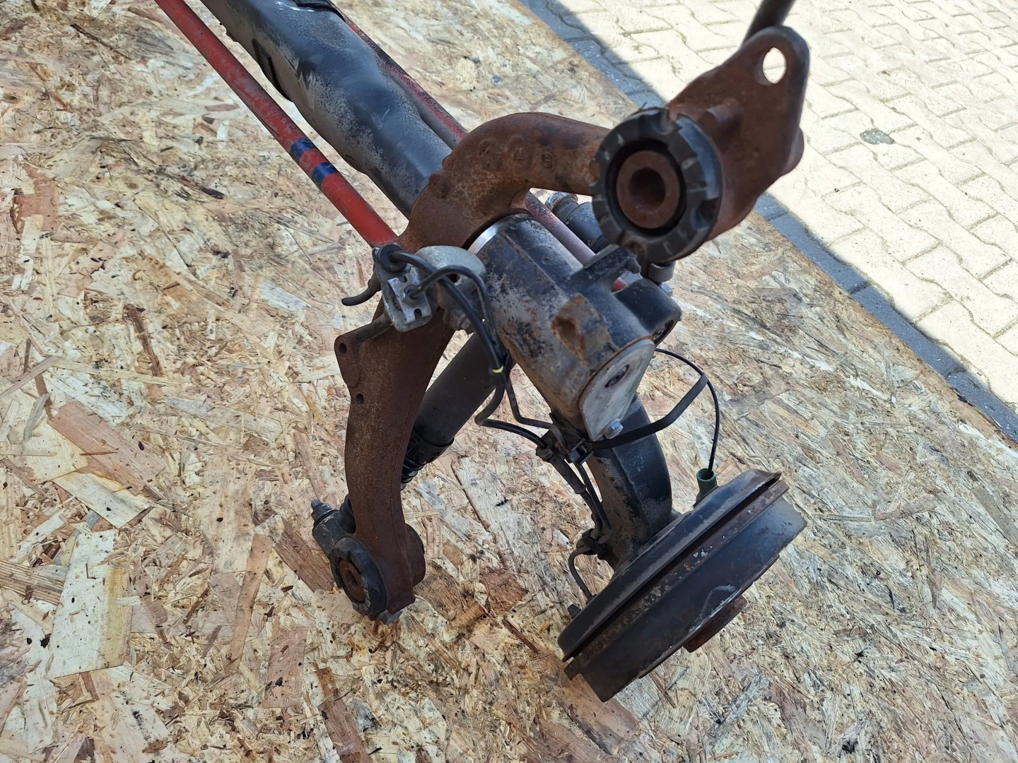 axis rear part Peugeot 206 H-B 02