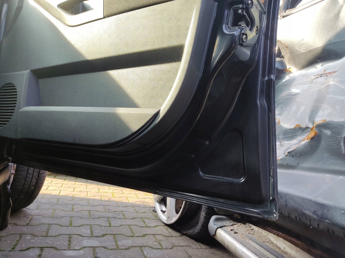 door right front 2HU OPEL MERIVA A