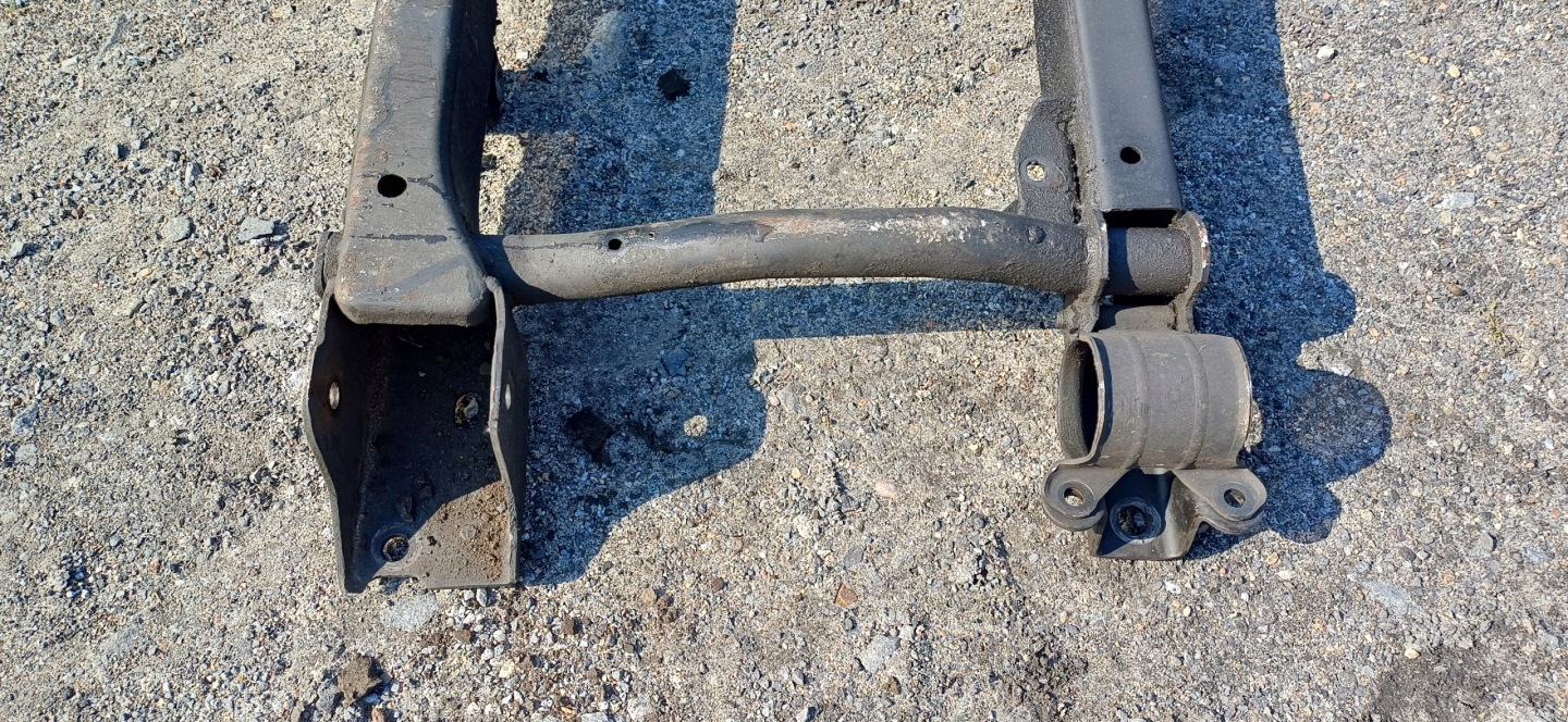 MERCEDES W163 ML axle beam subframe front