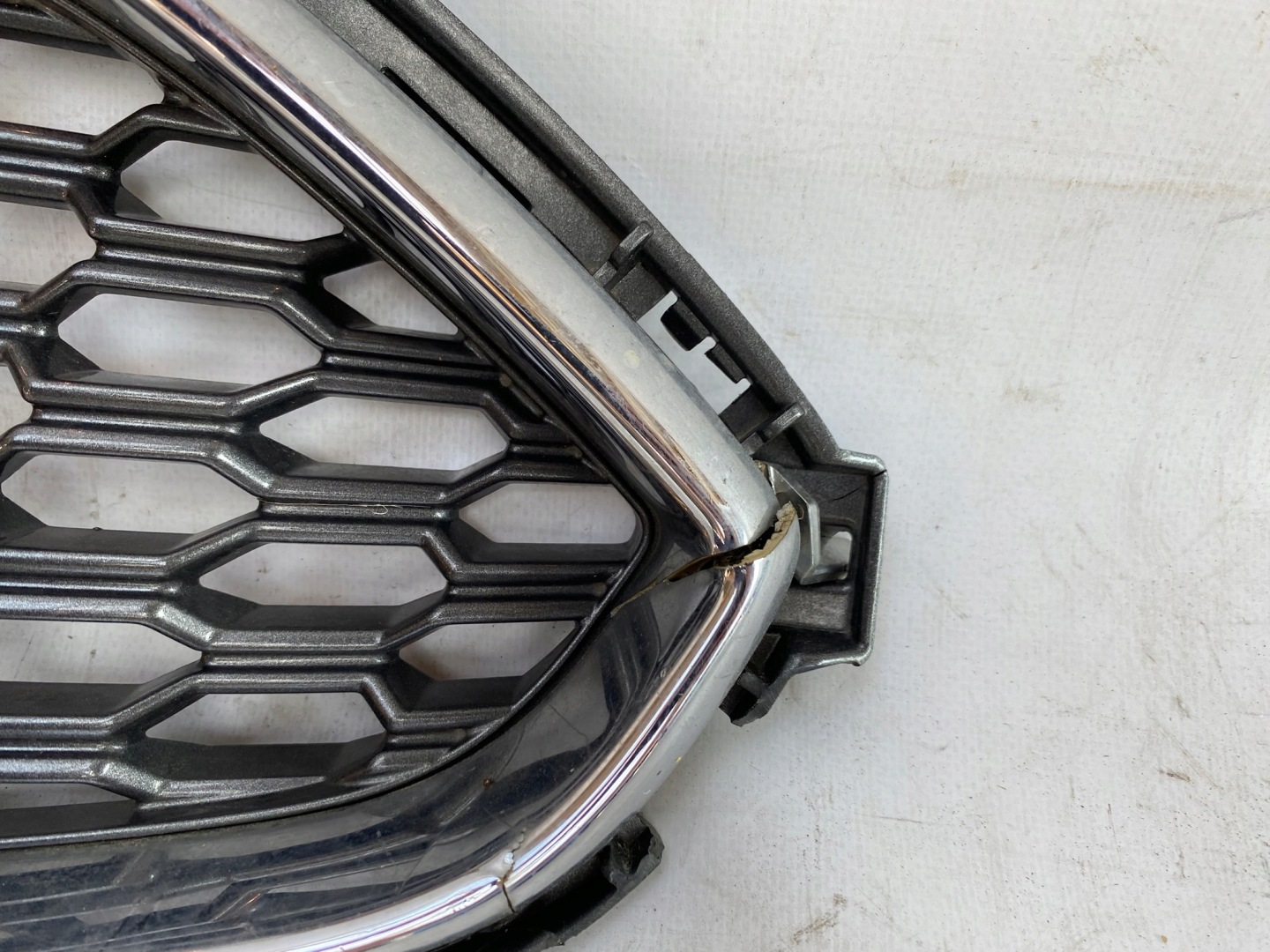 FORD S-MAX II MK2 VIGNALE 15- grill grille radiator GM2B-8200