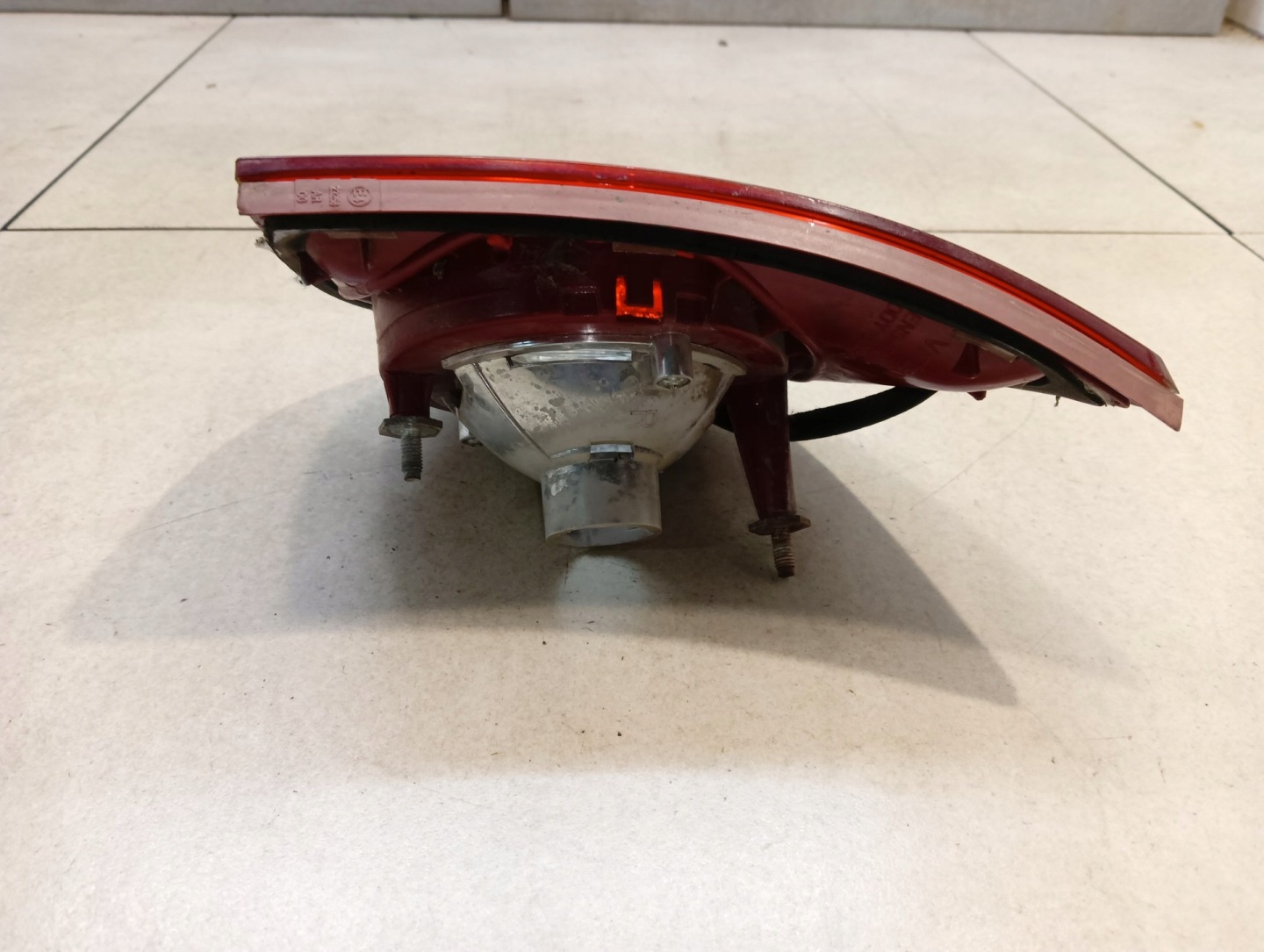 light right rear to the bonnet VW GOLF V 1K6945094J
