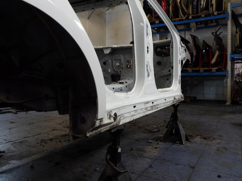 MERCEDES A180 W176 threshold right 650