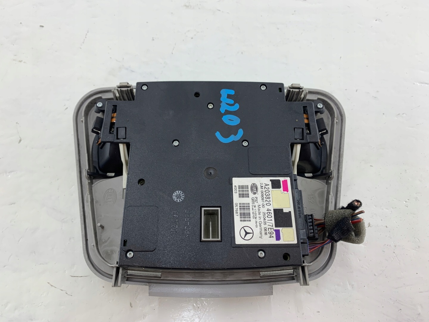 MERCEDES W203 éclairage cabine feu interne A2038204601