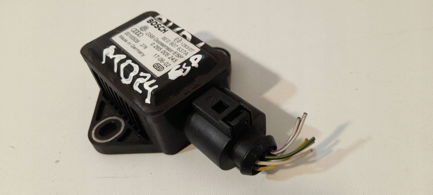 Audi A4 S4 B6 8E 8H Sensor przyspieszenia ESP 8E0907637A (MD24)