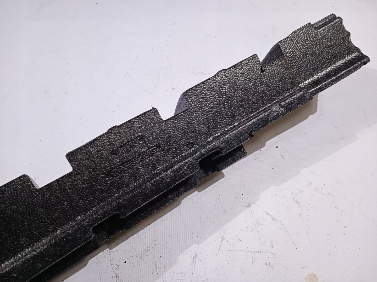 Absorber nárazníku předek Dodge Challenger 2015