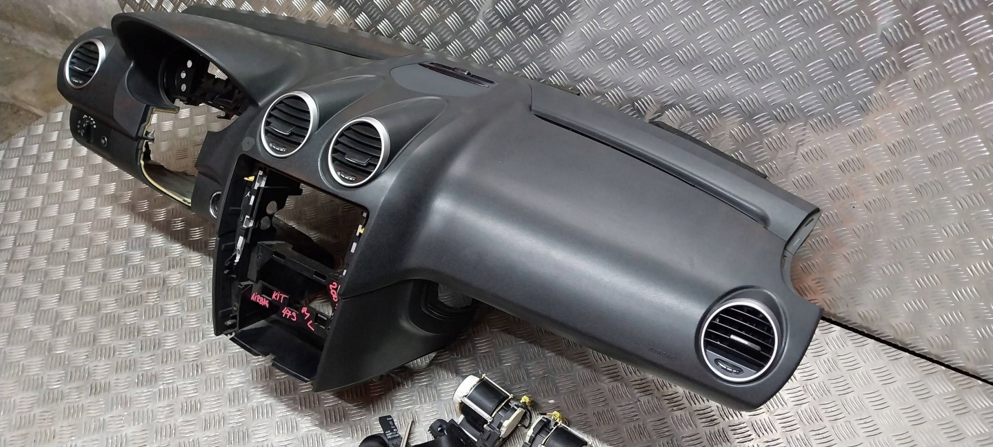 console dashboard instrument panel MERCEDES ML W164 05