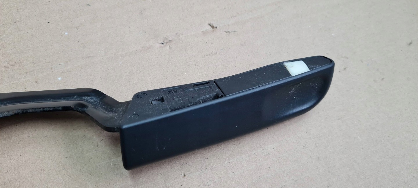 A6 C6 LIFT handle DZWIGNI bracket seat right front right 8328336L A4 B6 B7