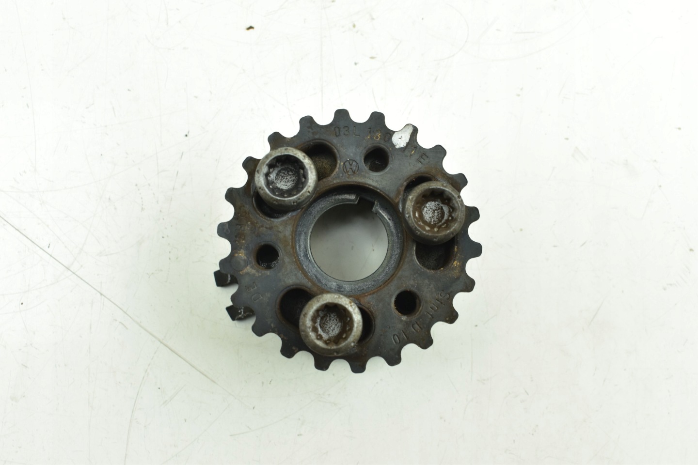 roue pompe d'injection AUDI A6 C7 SUPERB II 2.0 TDI 03L130111E 03L130238A