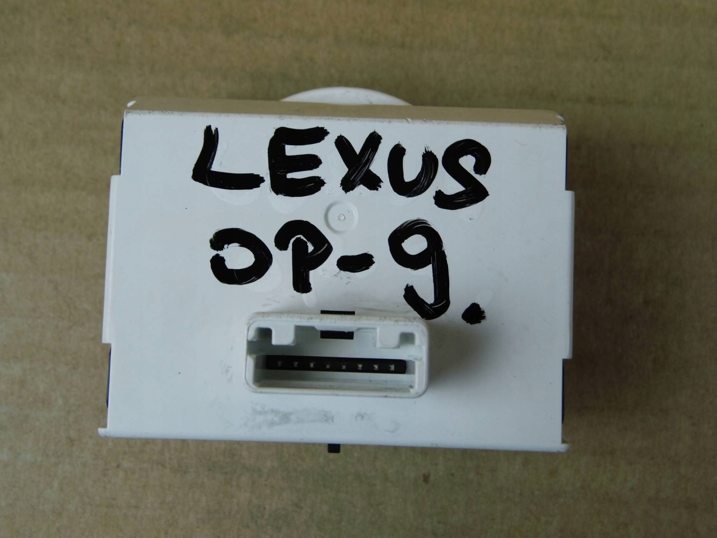 Lexus NX NX300H display hodiny panelu klimatizaci 8391078030